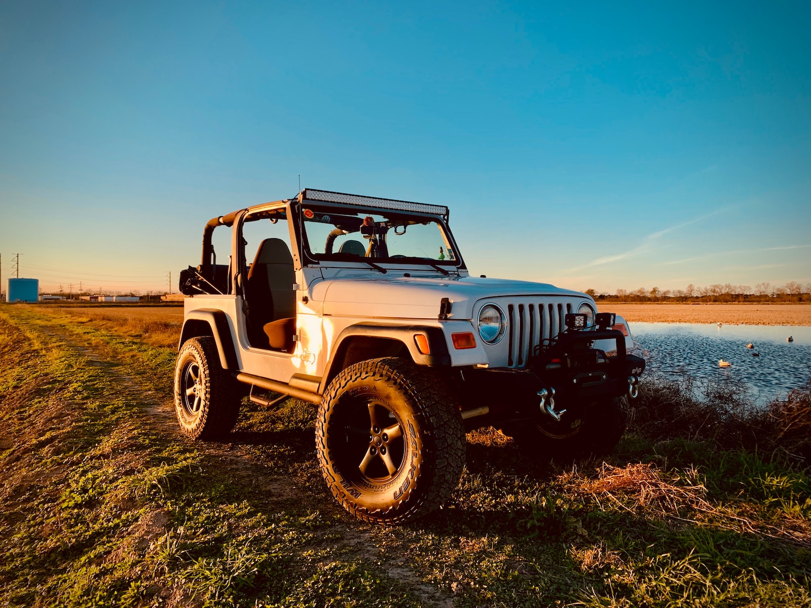 5 Best Racks For Jeep Wranglers - Secure And Stylish Surfboard Storage