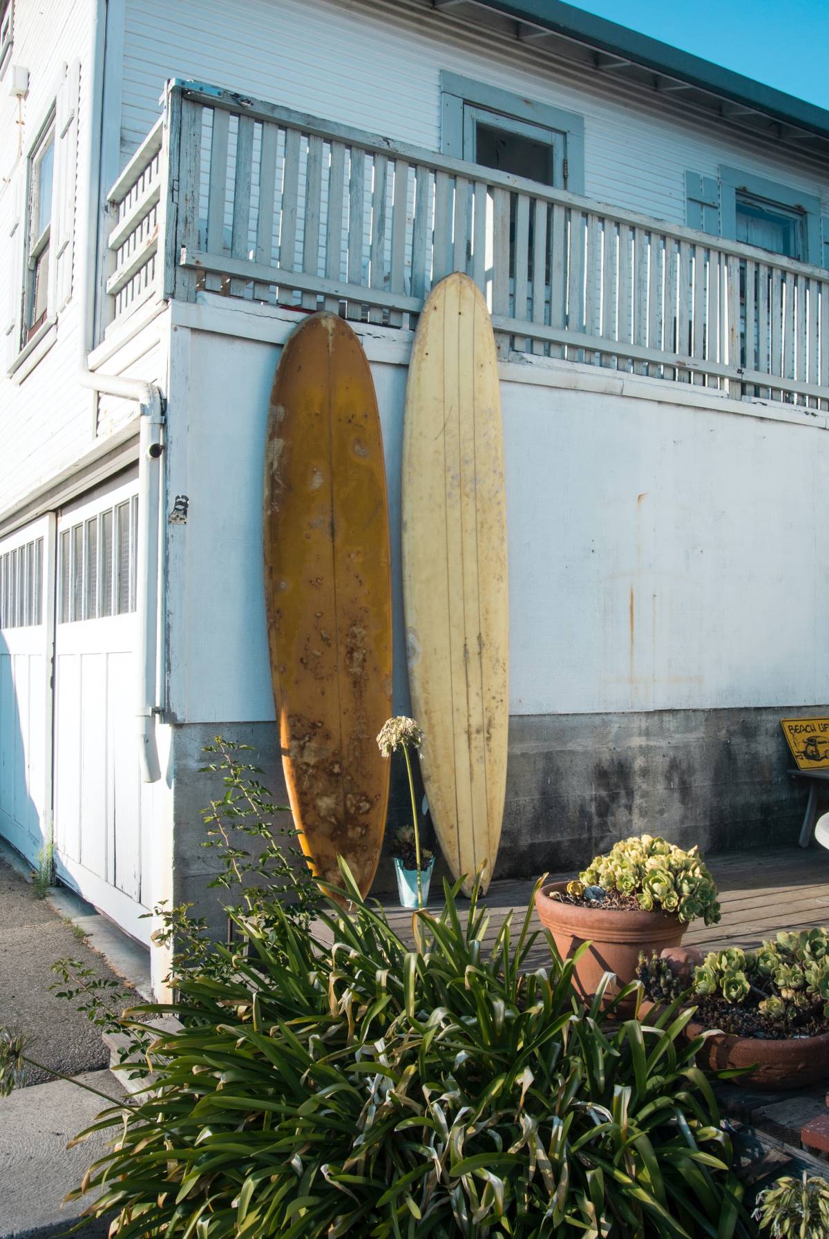 surfboard yellowing